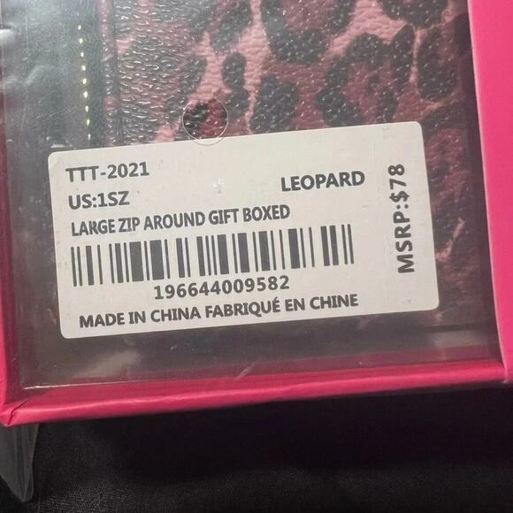 NEW Trina Turk Wallet Leopard - Picture 6 of 6